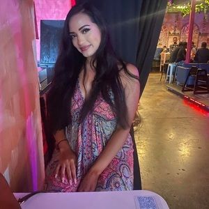 Meet your Posher, Elizabeth